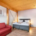 Moselbude Cube Mit Sauna Dom wakacyjny *