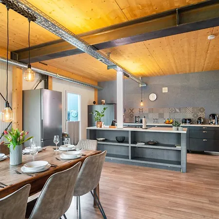 Moselbude Cube Mit Sauna Holiday home Traben-Trarbach